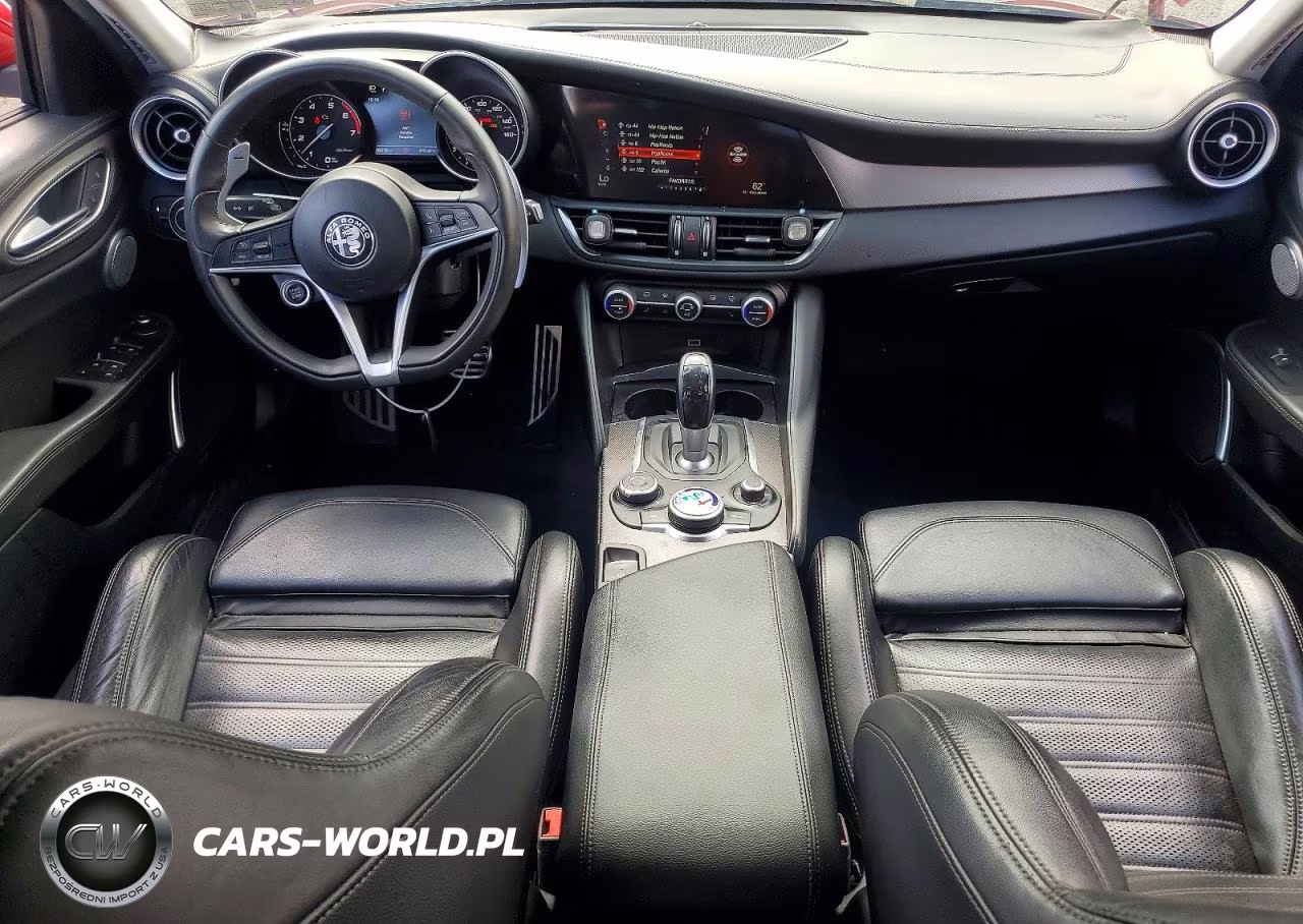 2018 Alfa Romeo Giulia Ti Q4 VIN:ZARFAEEN4J7599444 - 8