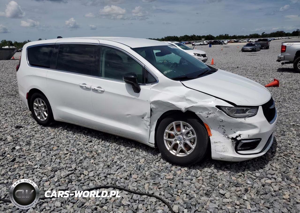 2024 Chrysler Pacifica Touring L VIN:2C4RC1BG4RR119994 - 4