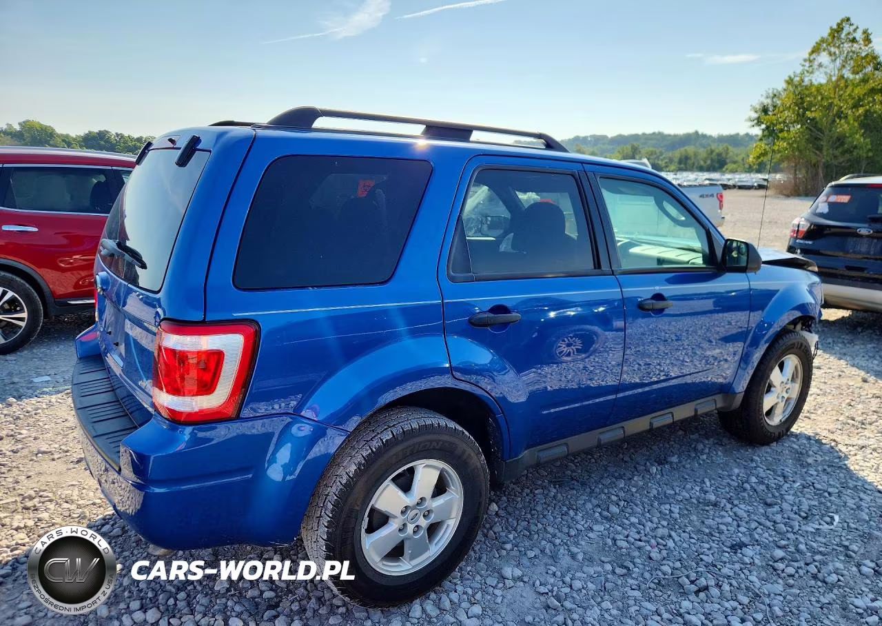 2011 Ford Escape Xlt VIN:1FMCU0D70BKA81352 - 3