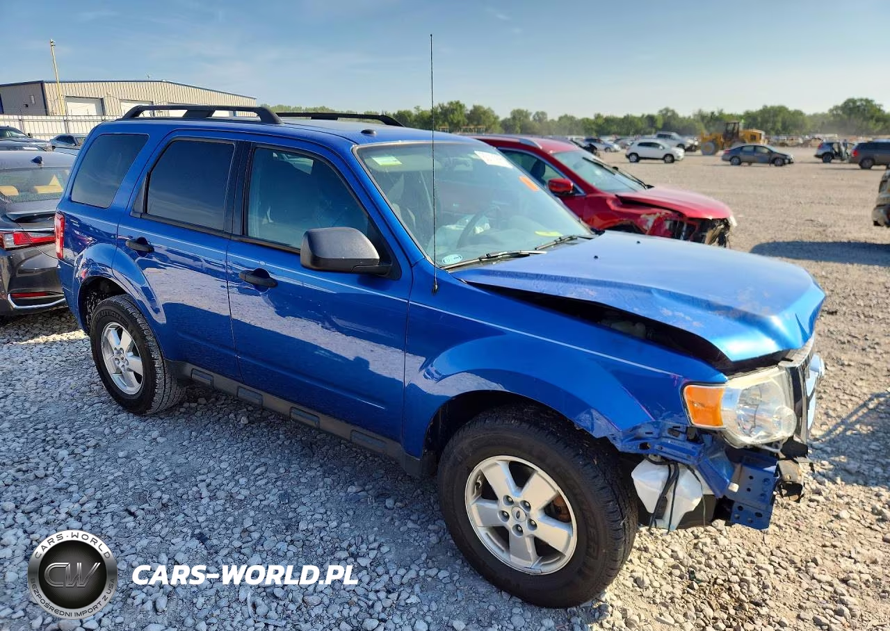 2011 Ford Escape Xlt VIN:1FMCU0D70BKA81352 - 4