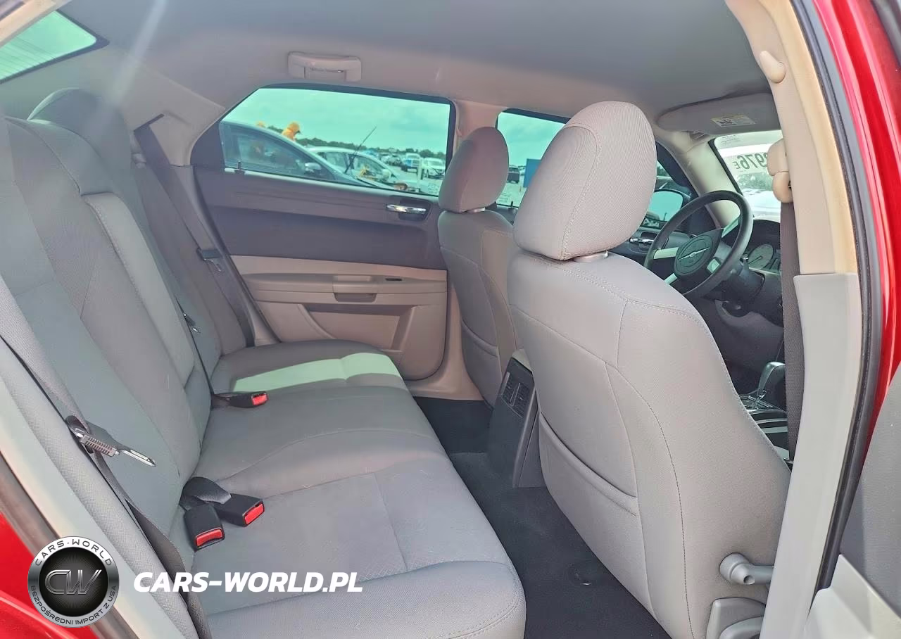 2007 Chrysler 300 VIN:2C3KA43R77H820982 - 10