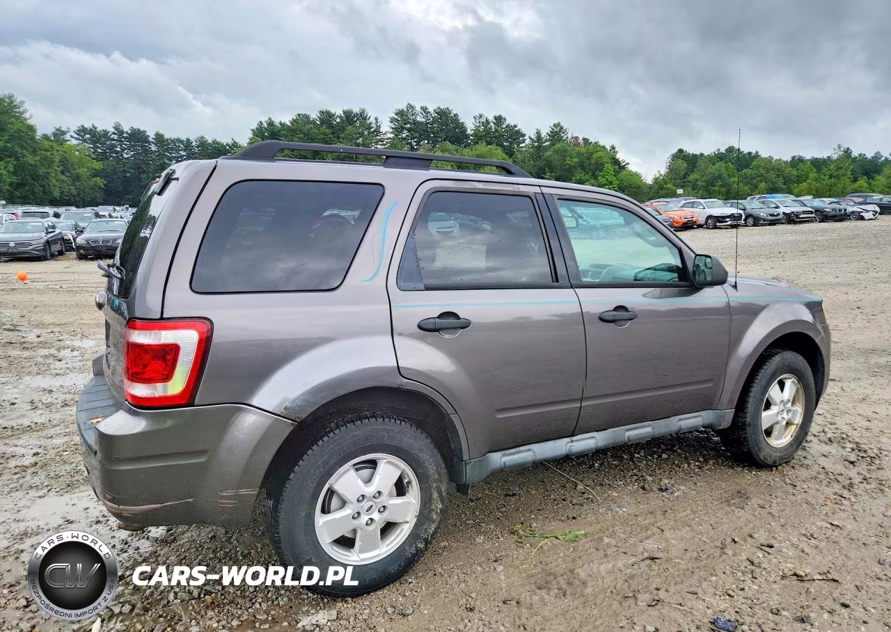 2012 Ford Escape Xlt VIN:1FMCU9D77CKB89070 - 3