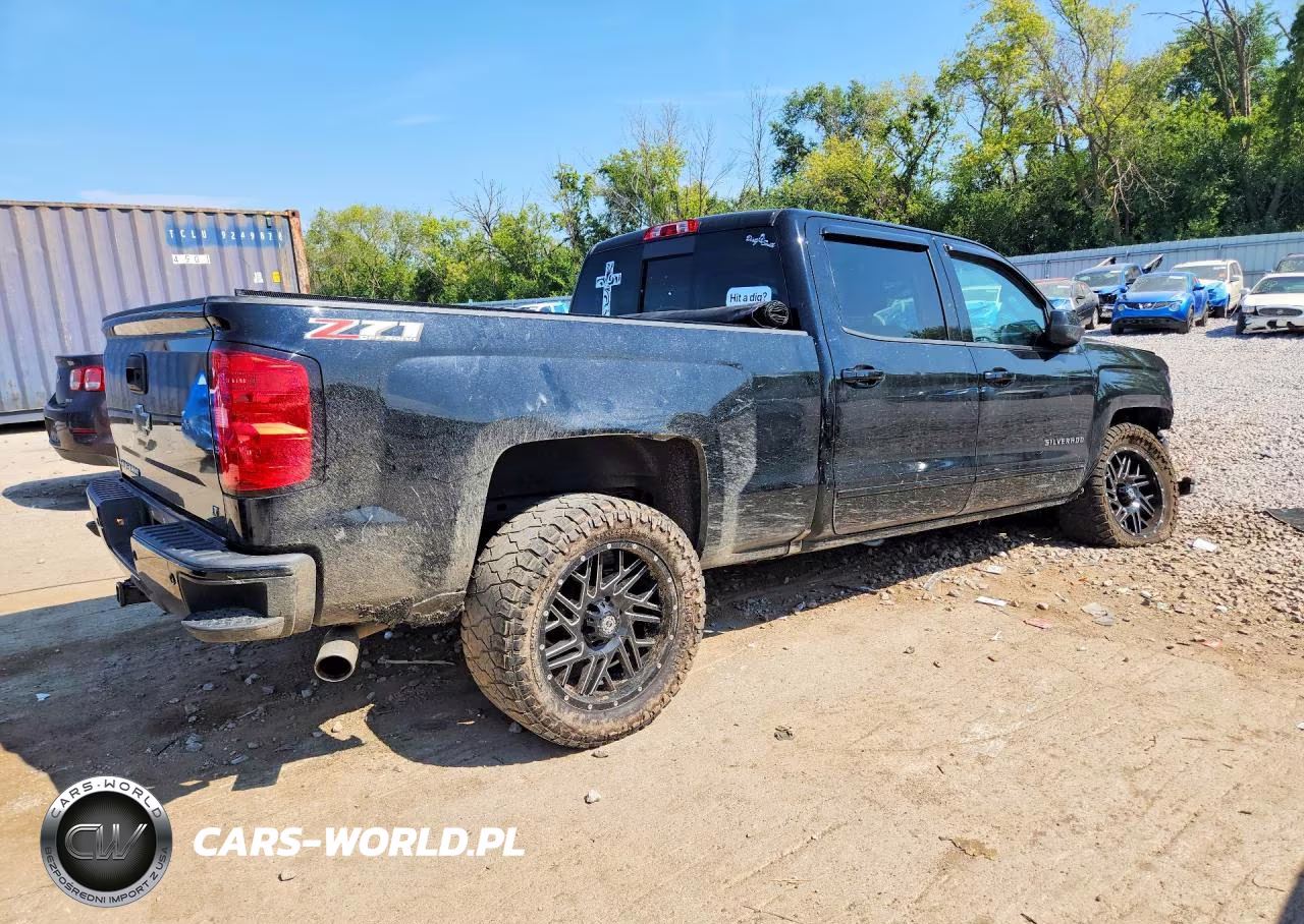 2018 Chevrolet Silverado K1500 Lt VIN:3GCUKREC9JG147756 - 3
