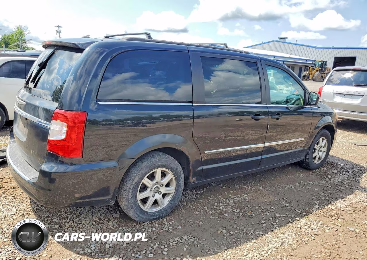 2013 Chrysler Town & Country Touring VIN:2C4RC1BG0DR576858 - 3