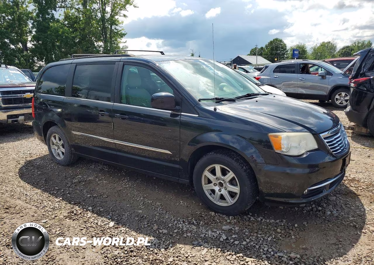 2013 Chrysler Town & Country Touring VIN:2C4RC1BG0DR576858 - 4