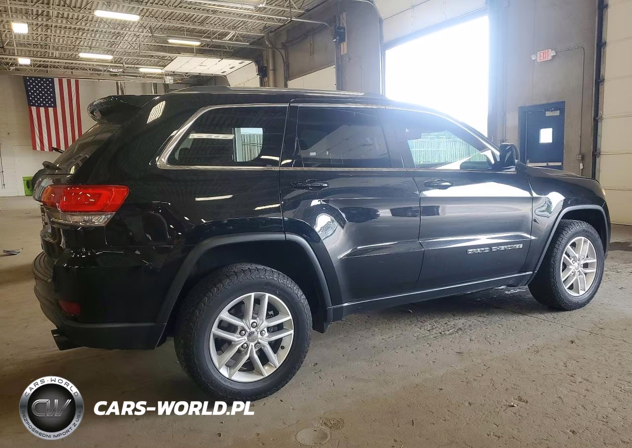2017 Jeep Grand Cherokee Laredo VIN:1C4RJFAG2HC906079 - 3
