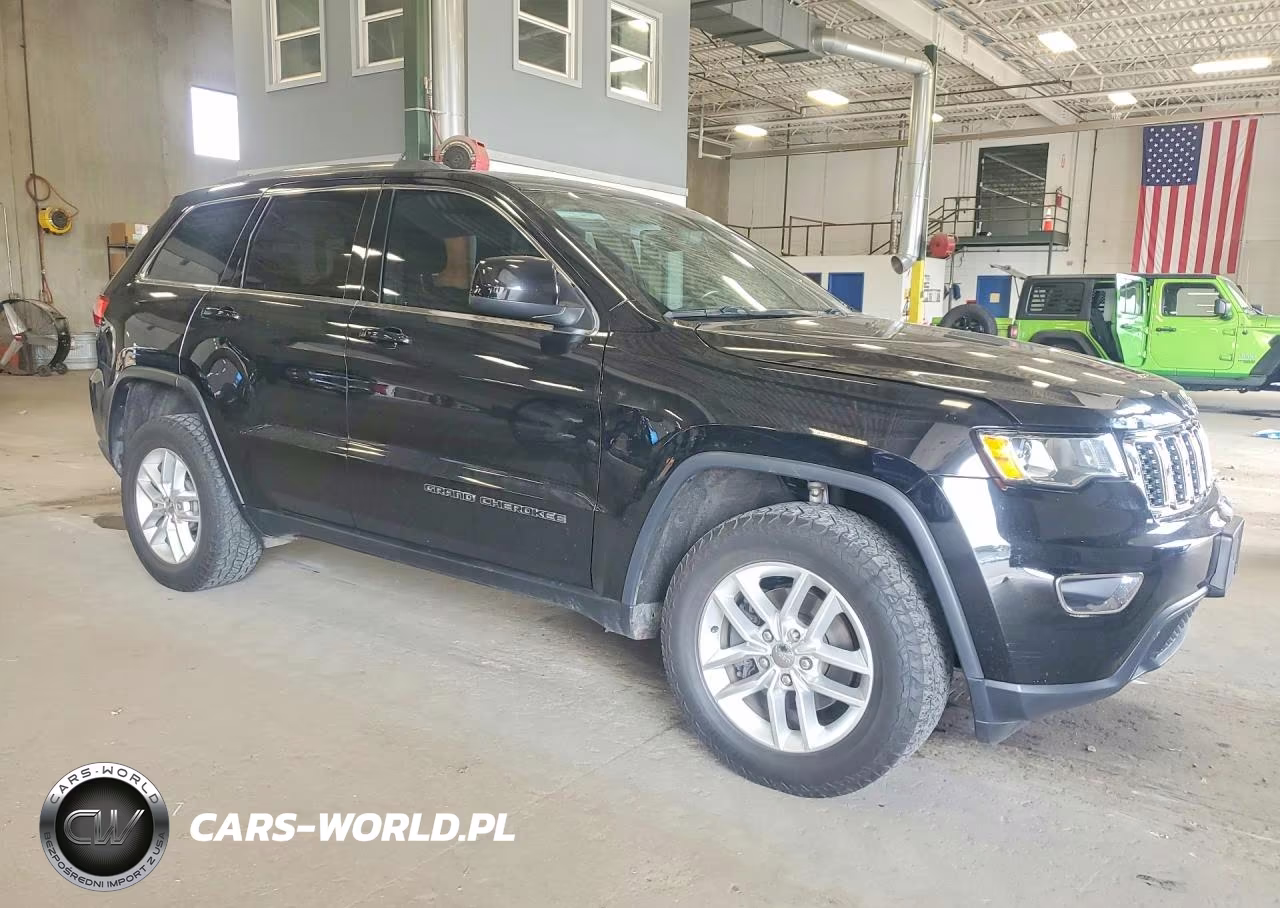 2017 Jeep Grand Cherokee Laredo VIN:1C4RJFAG2HC906079 - 4