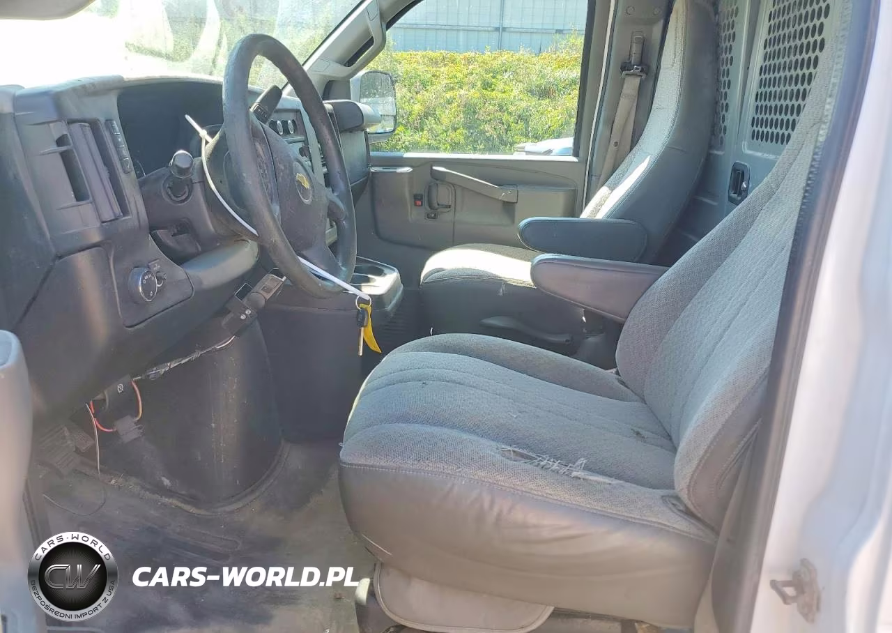 2017 Chevrolet Express G3500 VIN:1GCZGGFF8H1108301 - 7