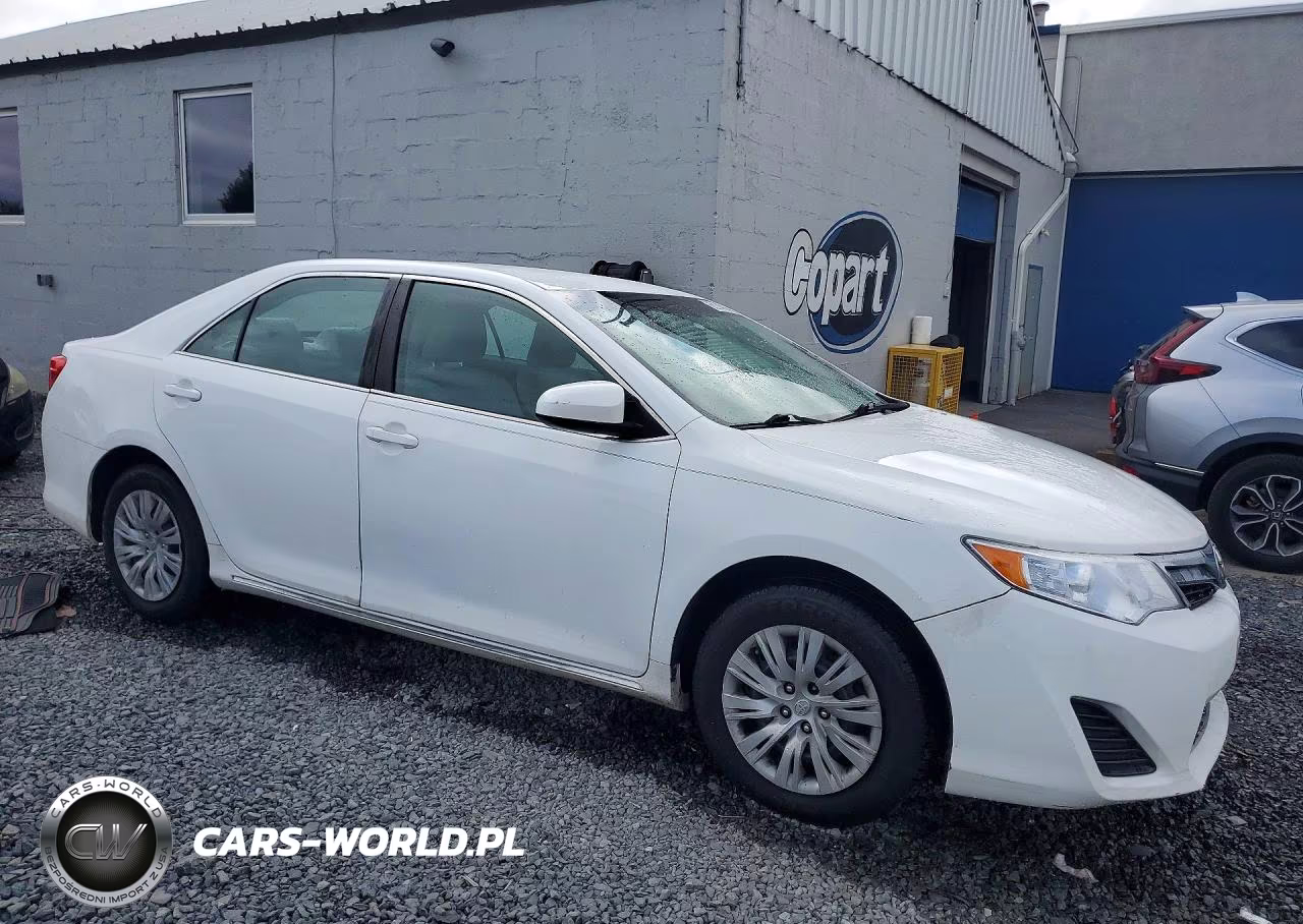 2014 Toyota Camry Le VIN:4T4BF1FK9ER388594 - 4