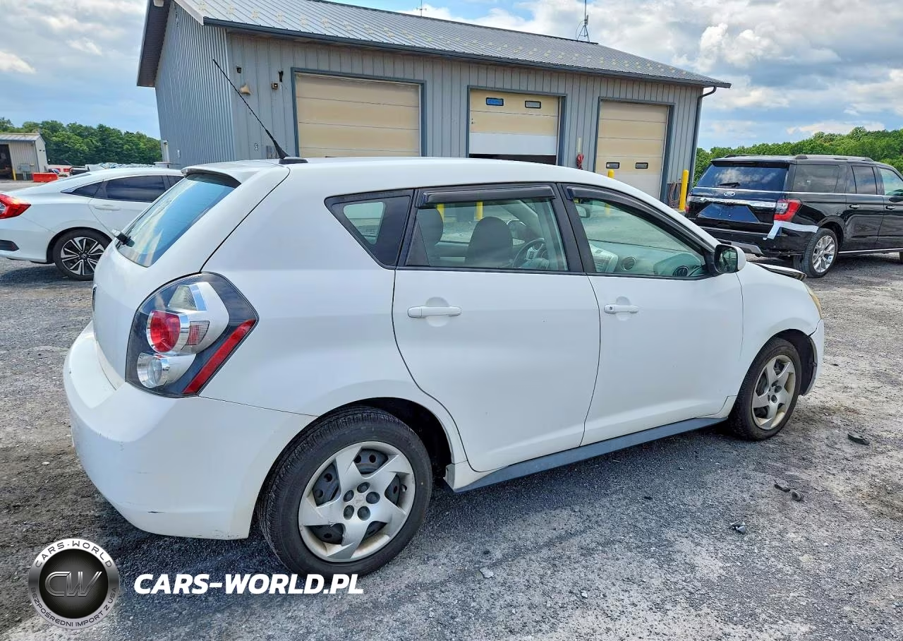 2010 Pontiac Vibe VIN:5Y2SP6E82AZ415954 - 3