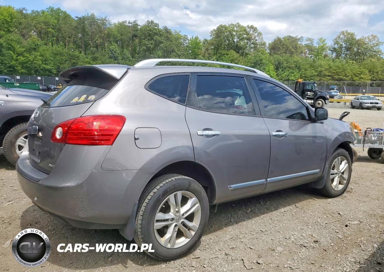 2015 Nissan Rogue Select S VIN:JN8AS5MV7FW769333 - 3