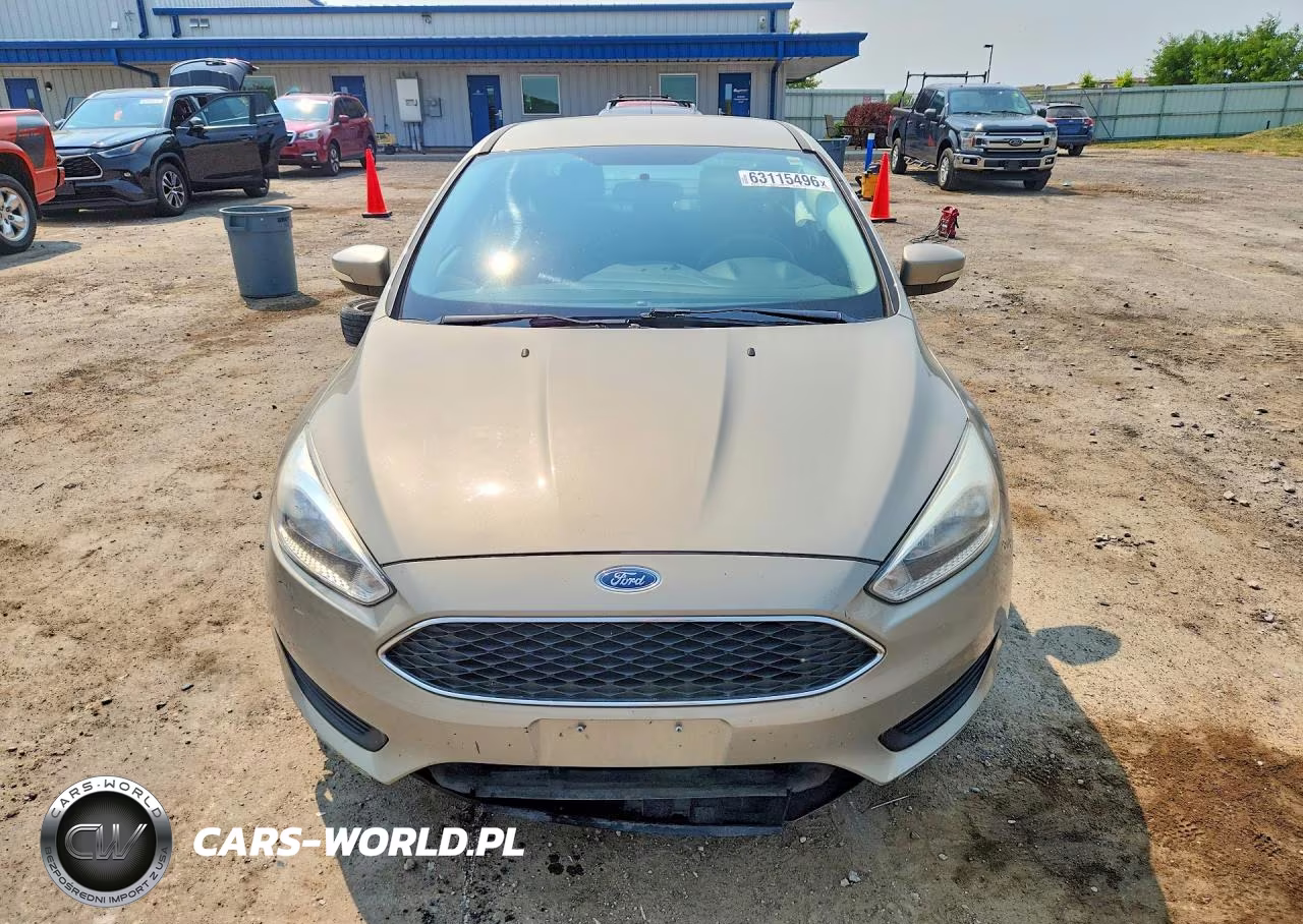 2016 Ford Focus Se VIN:1FADP3F29GL323436 - 5