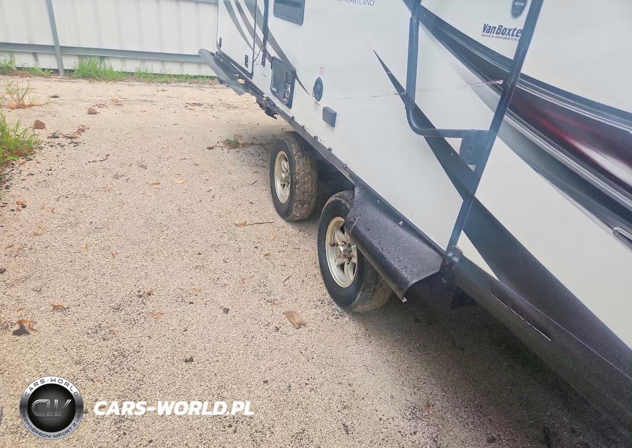 2016 Heartland North Trail Camper VIN:5SFNB2829GE303810 - 8