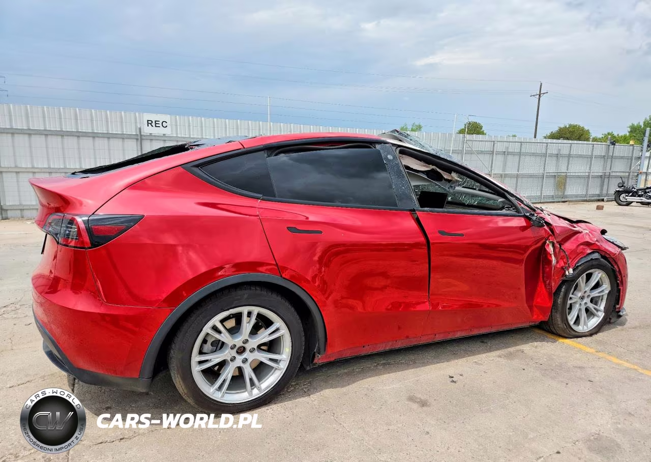 2022 Tesla Model Y VIN:7SAYGDEE8NA020371 - 3