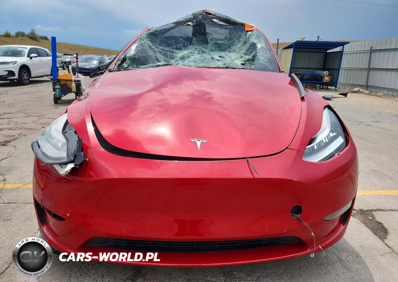 2022 Tesla Model Y VIN:7SAYGDEE8NA020371 - 5