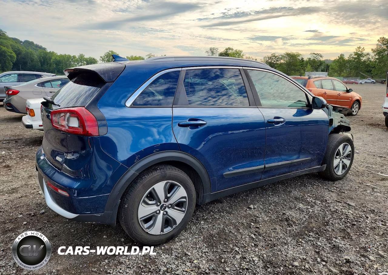 2017 Kia Niro Lx VIN:KNDCB3LCXH5074829 - 3