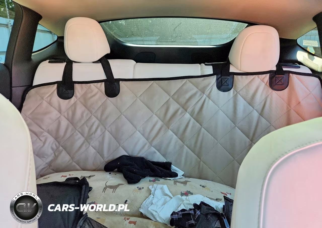 2022 Tesla Model Y VIN:7SAYGDEE0NF320439 - 10