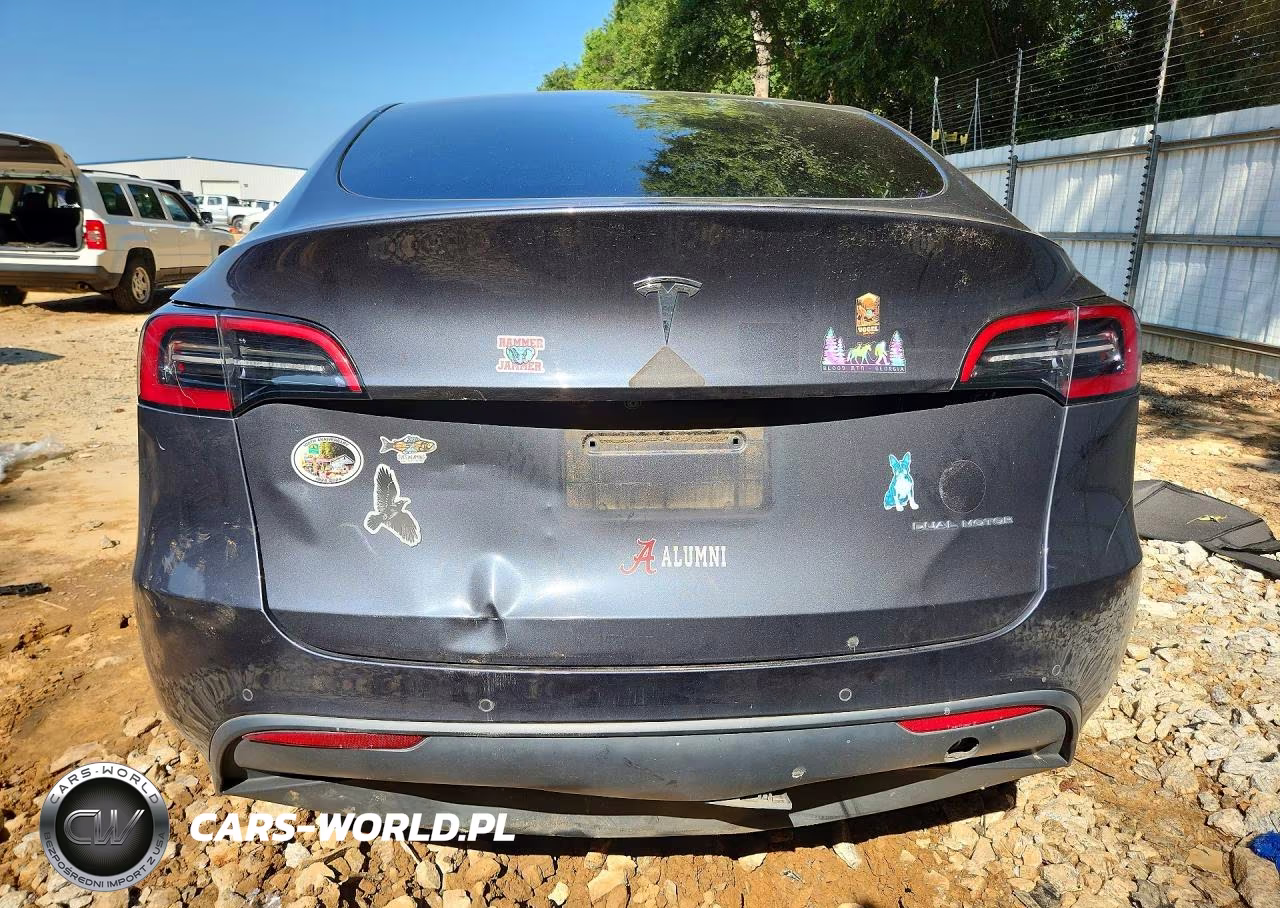 2022 Tesla Model Y VIN:7SAYGDEE0NF320439 - 6