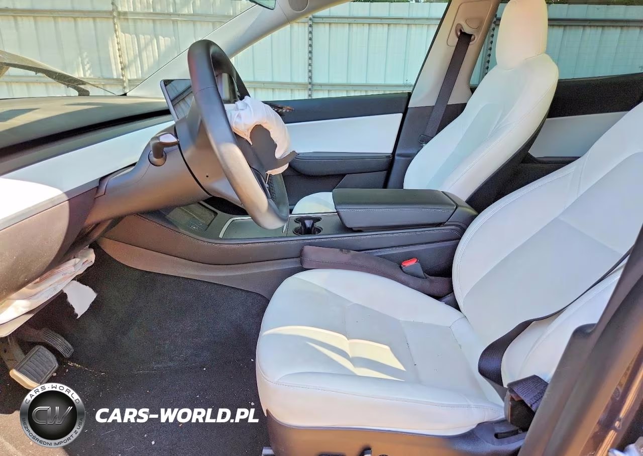 2022 Tesla Model Y VIN:7SAYGDEE0NF320439 - 7