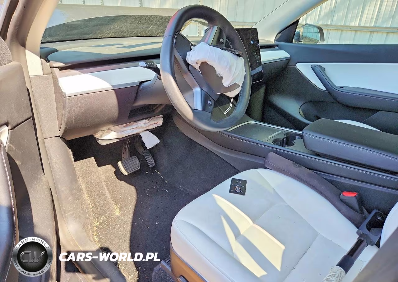 2022 Tesla Model Y VIN:7SAYGDEE0NF320439 - 8