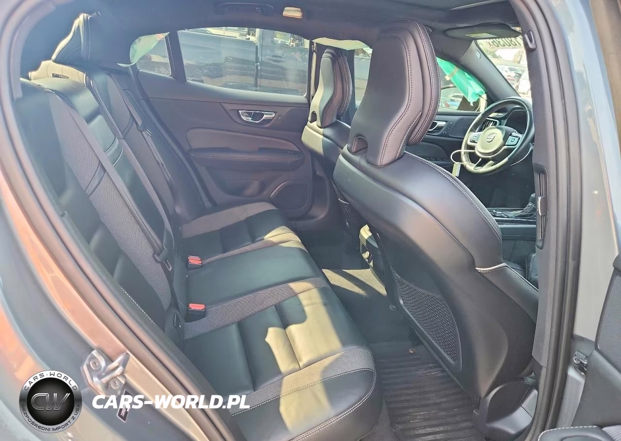 2019 Volvo S60 T5 R-Design VIN:7JR102FM5KG013249 - 10