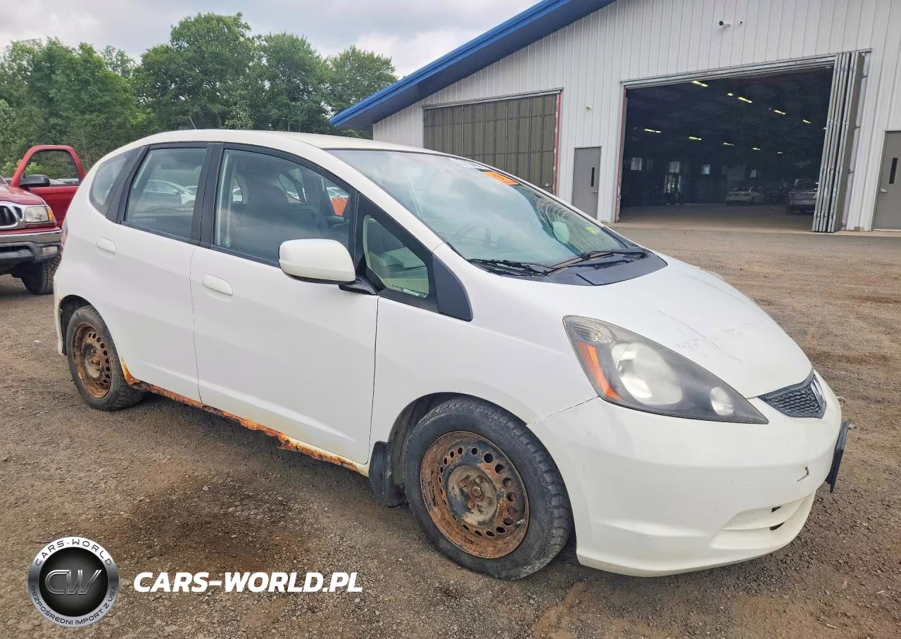 2013 Honda Fit VIN:JHMGE8G39DC083218 - 4
