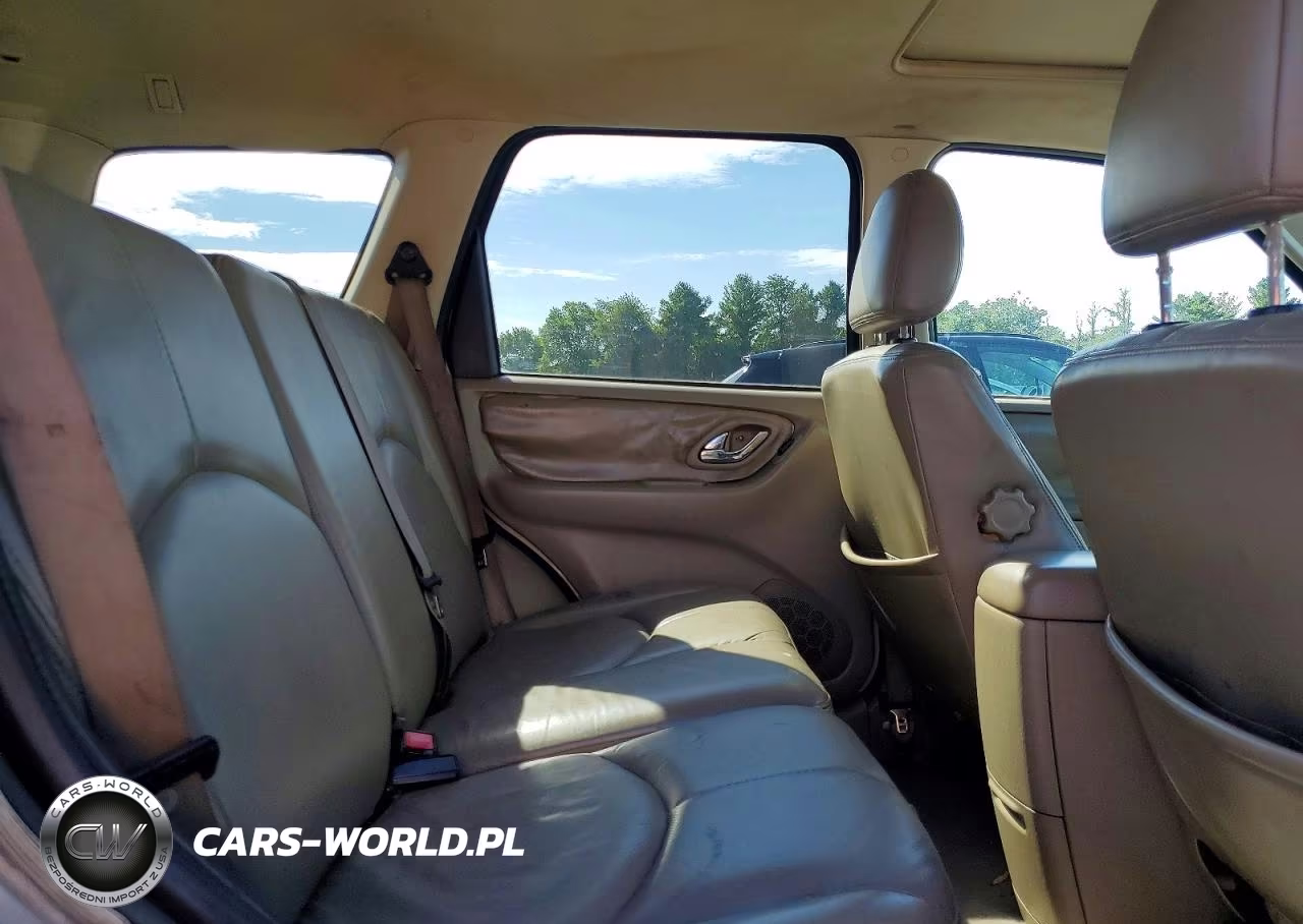 2005 Mazda Tribute S VIN:4F2CZ06175KM32549 - 11