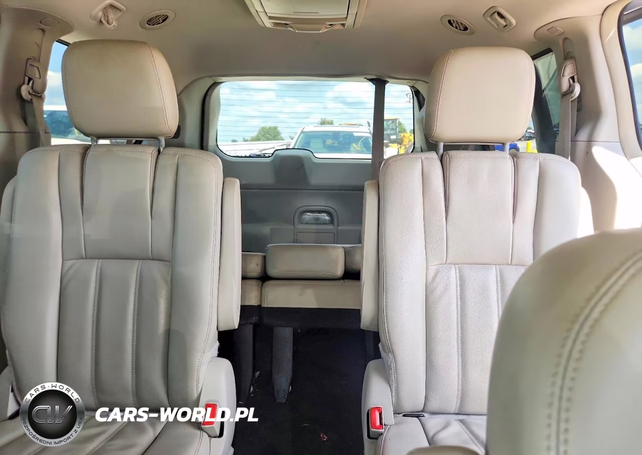 2013 Chrysler Town & Cntry VIN:2C4RC1BG7DR577943 - 10