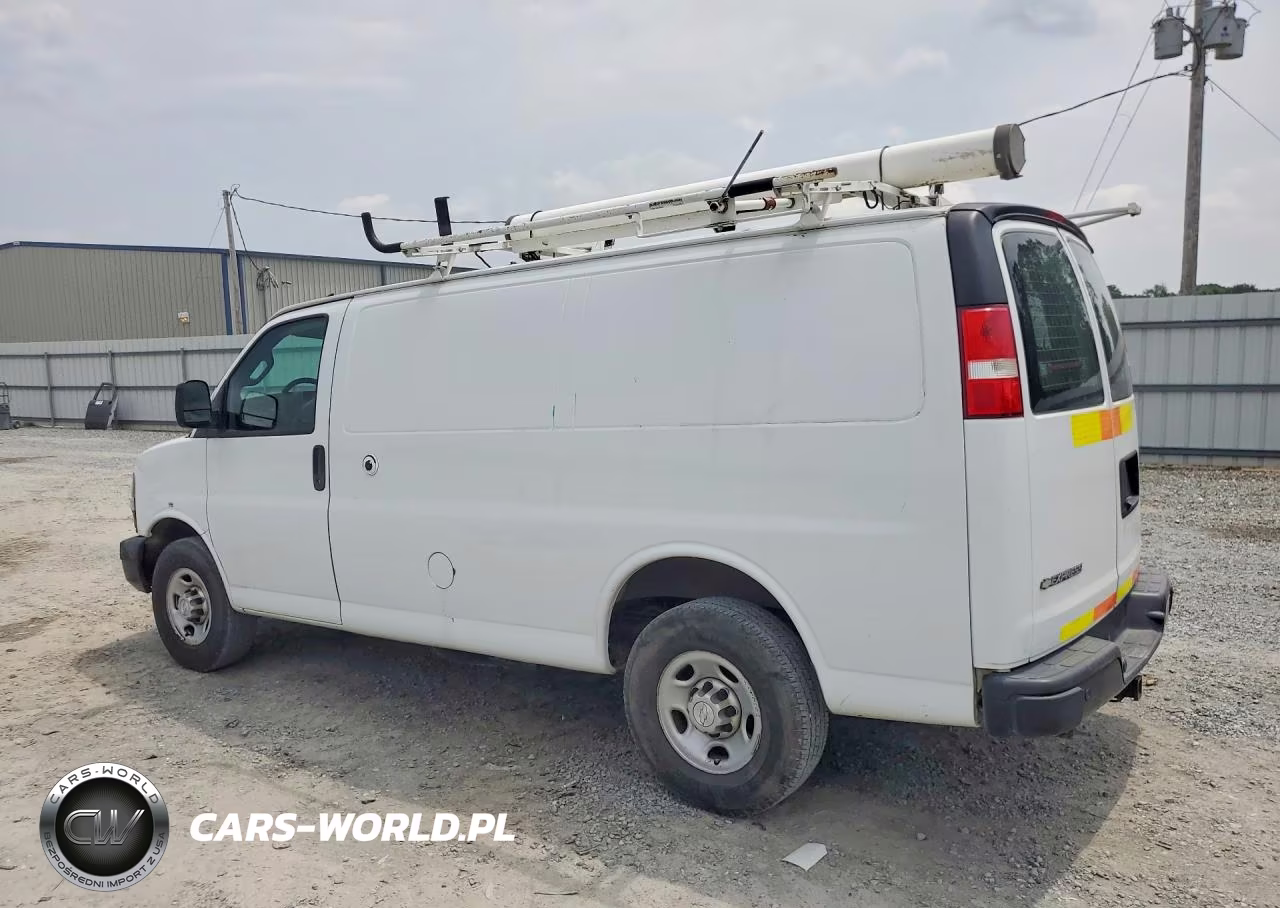 2018 Chevrolet Express G2500 VIN:1GCWGAFP1J1187955 - 2