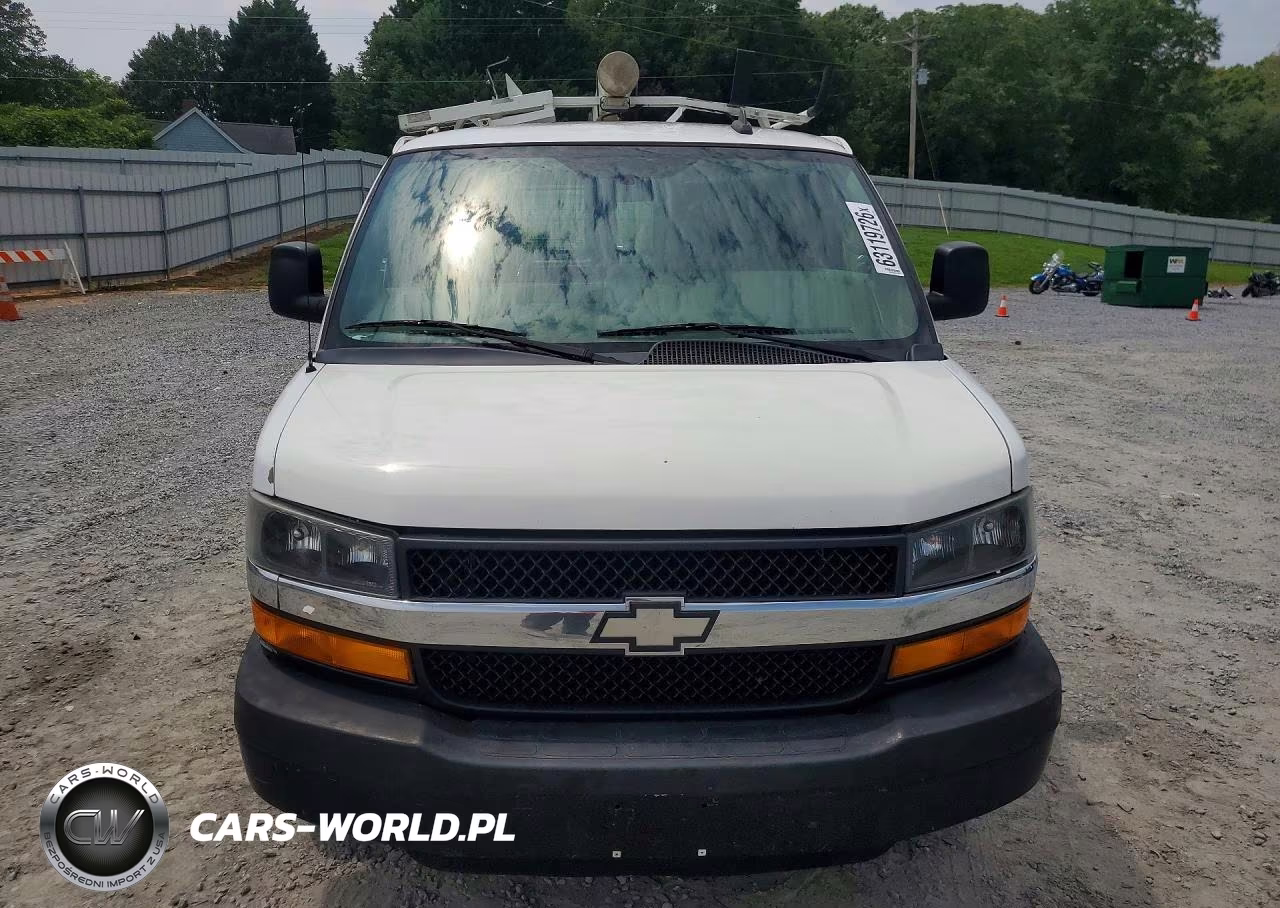 2018 Chevrolet Express G2500 VIN:1GCWGAFP1J1187955 - 5