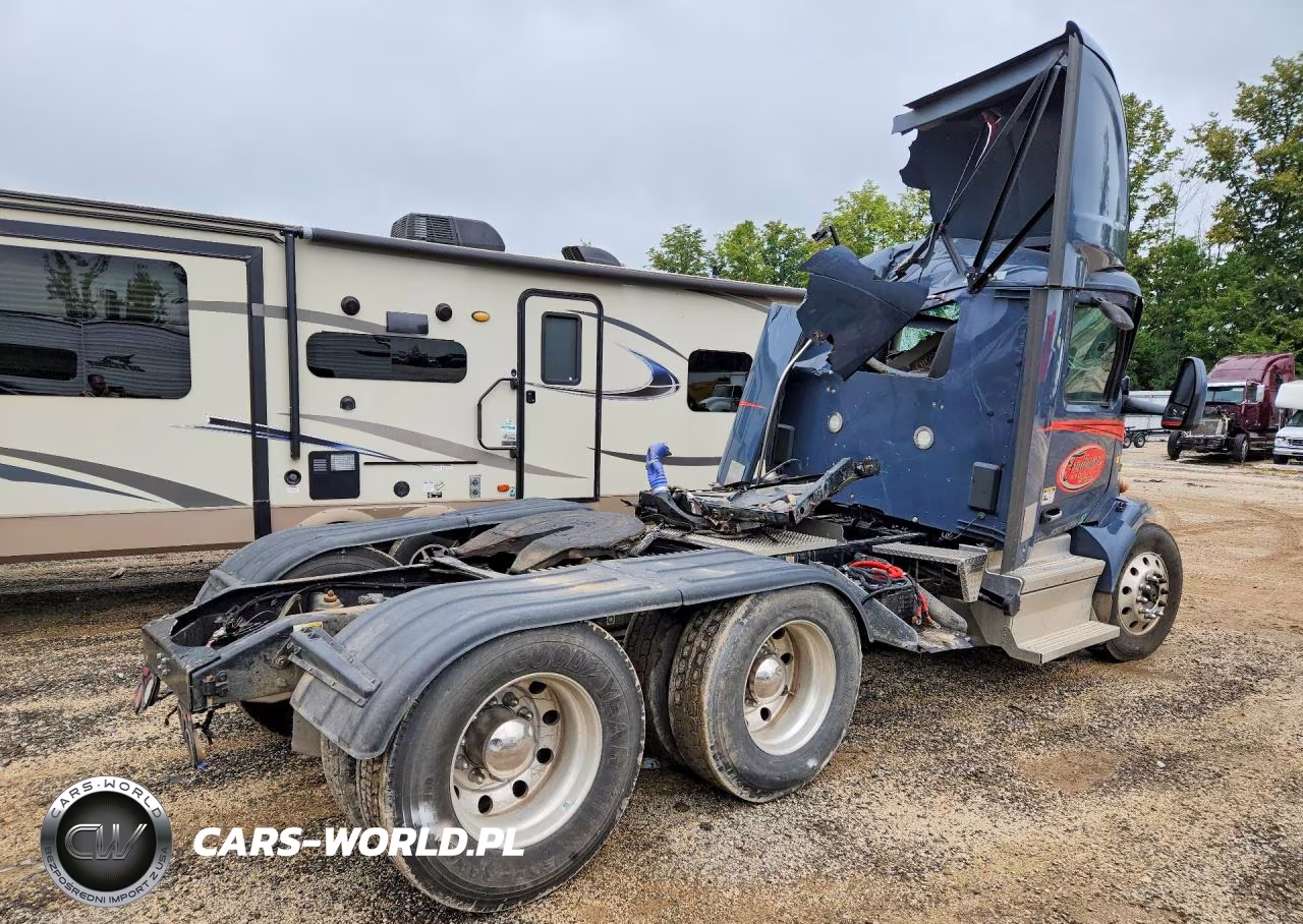 2022 Peterbilt 579 VIN:1XPBDP9X3ND822411 - 3