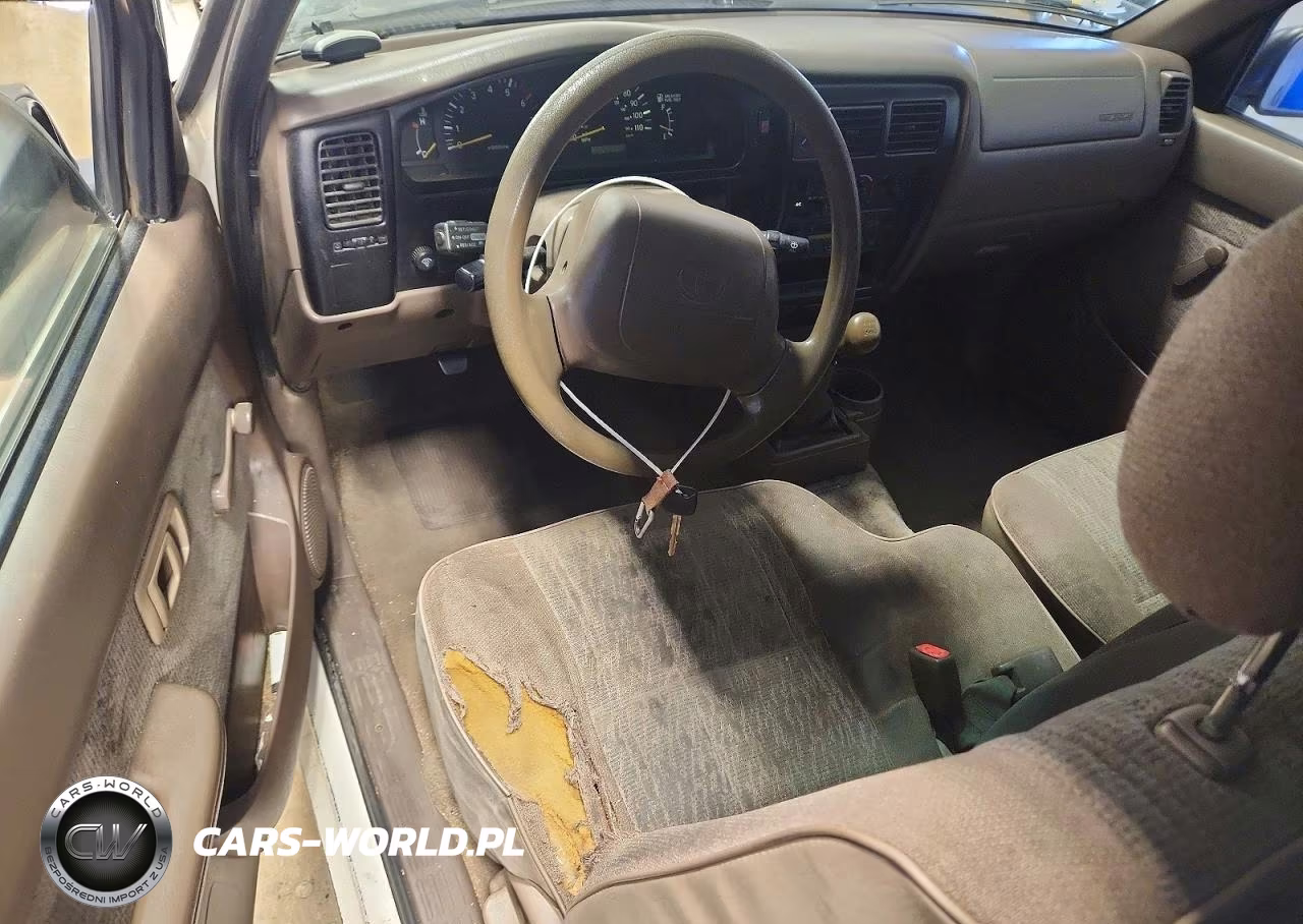 1999 Toyota Tacoma Base VIN:4TAVL52N8XZ533797 - 8