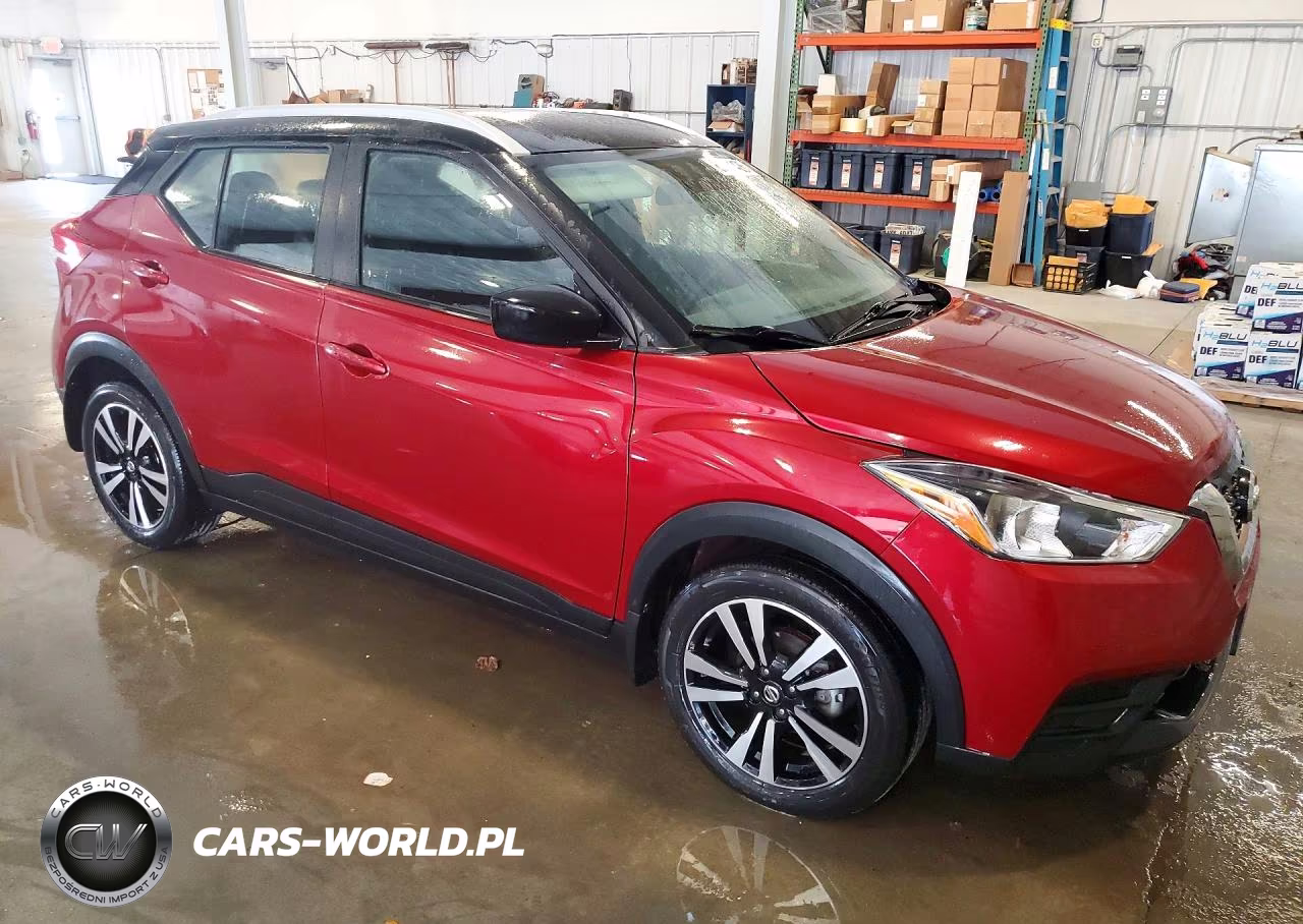 2018 Nissan Kicks Sv VIN:3N1CP5CUXJL543013 - 4