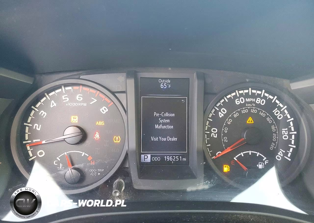 2018 Toyota Tacoma Sr VIN:5TFRX5GN1JX113353 - 9