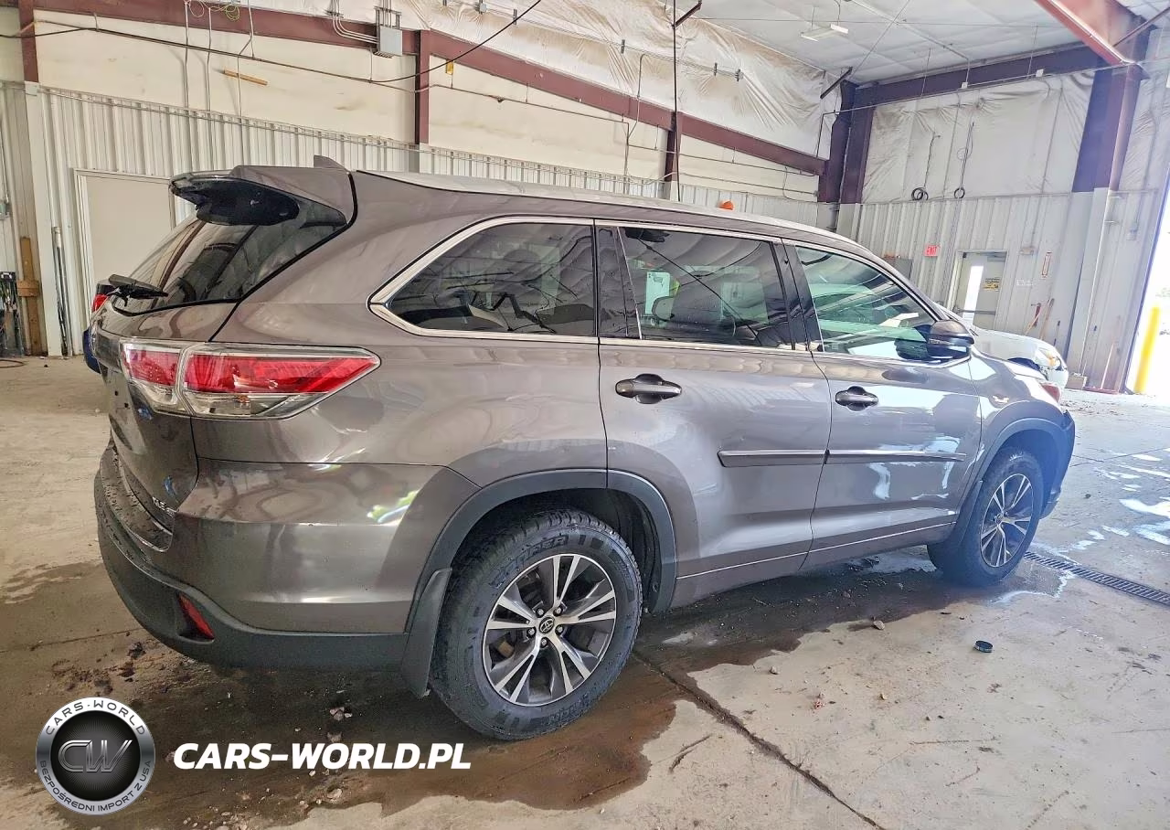 2016 Toyota Highlander Xle VIN:5TDJKRFH2GS313655 - 3
