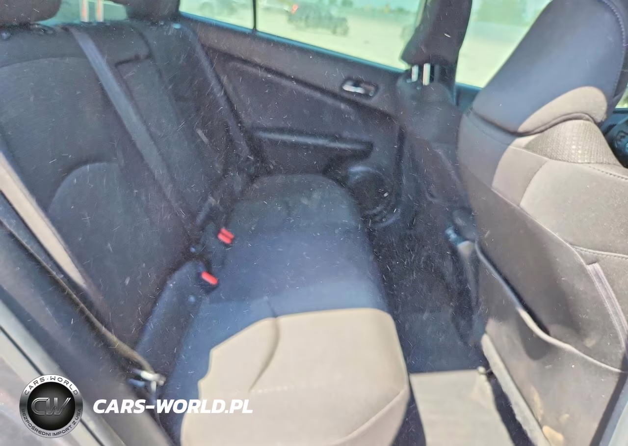 2020 Toyota Prius Le VIN:JTDKARFU7L3125326 - 10