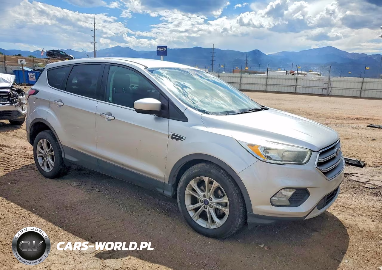 2017 Ford Escape Se VIN:1FMCU0GD5HUE39902 - 4