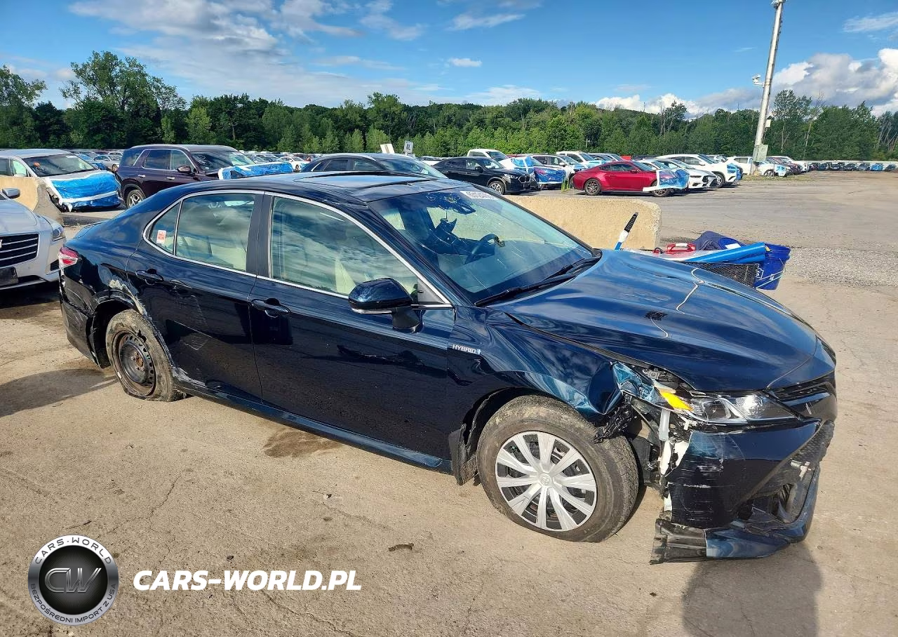2018 Toyota Camry Le VIN:4T1B31HK4JU505945 - 4