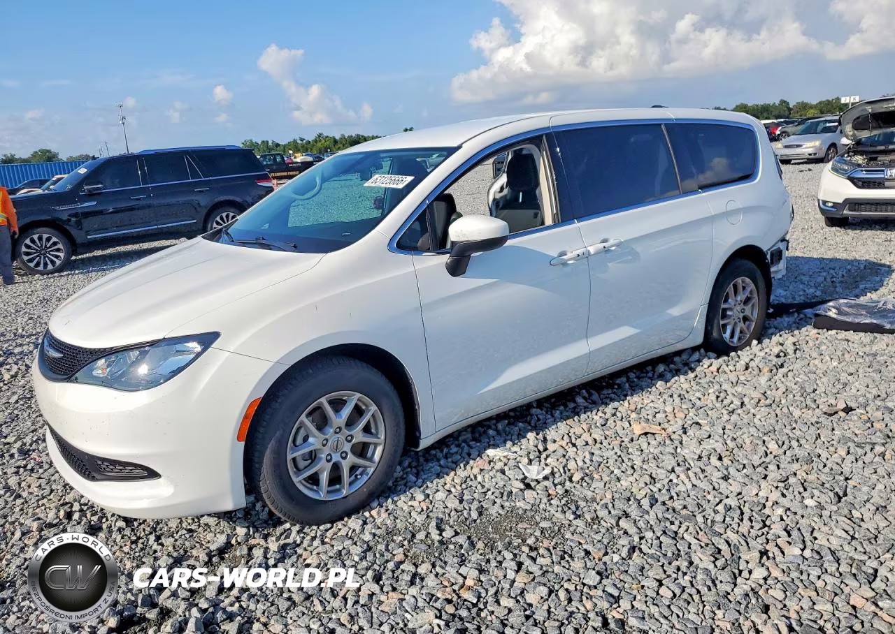 2022 Chrysler Voyager Lx
