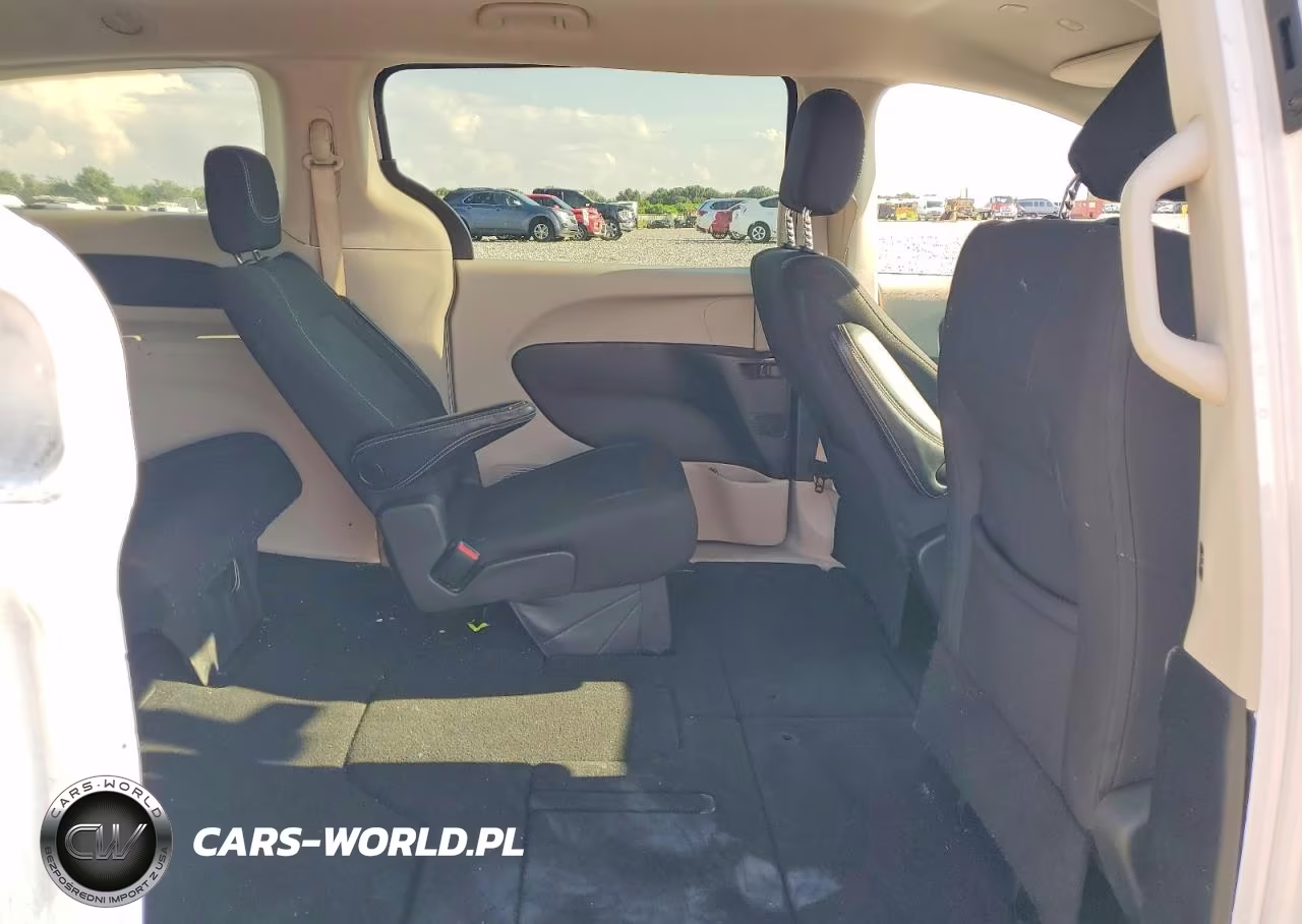 2022 Chrysler Voyager Lx VIN:2C4RC1CG9NR204645 - 11