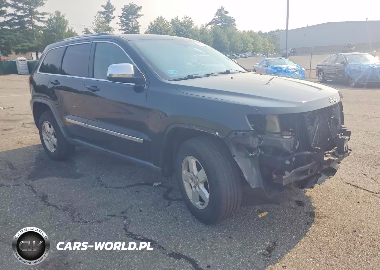 2011 Jeep Grand Cherokee Laredo VIN:1J4RR4GGXBC512741 - 4