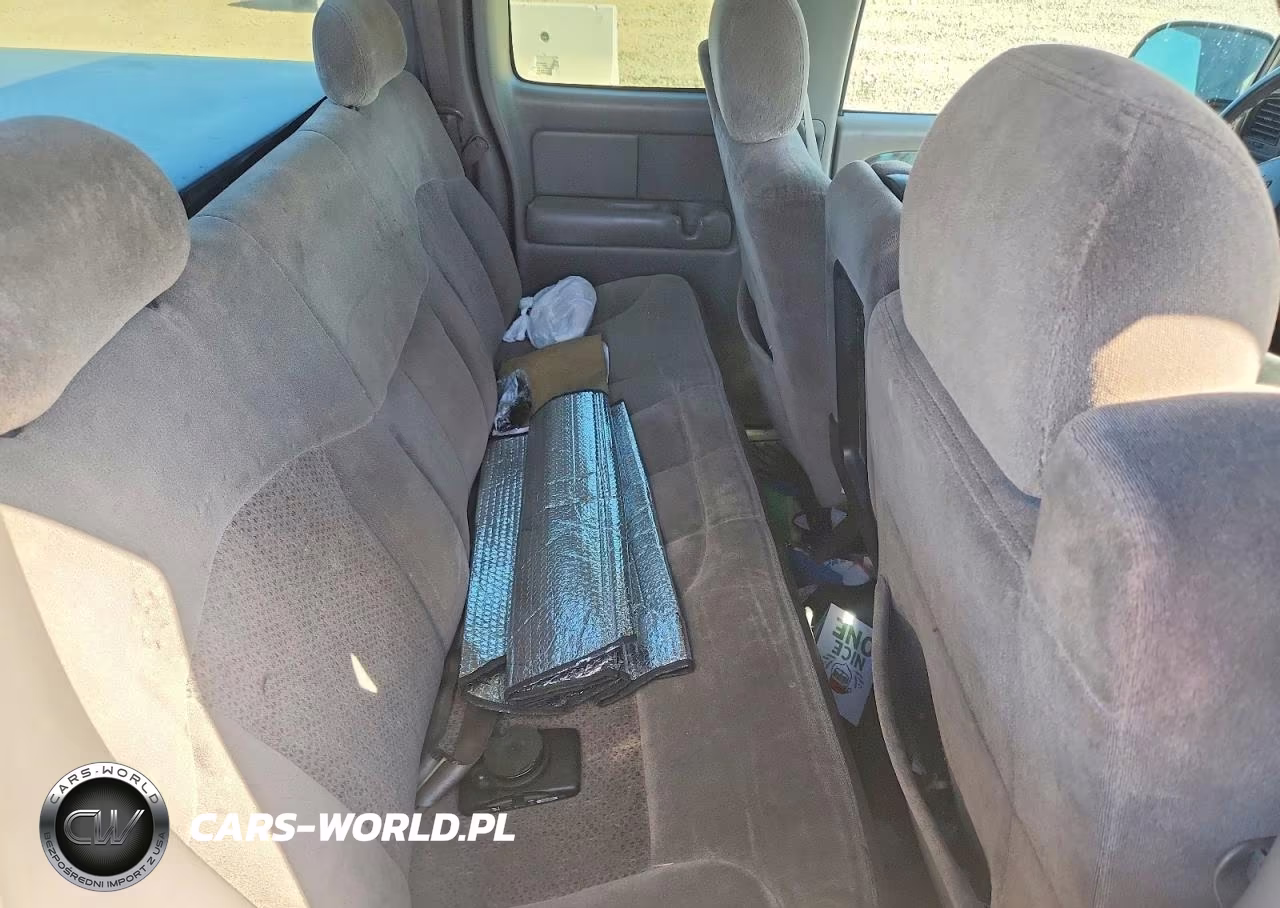 2000 Chevrolet Silverado C1500 VIN:2GCEC19V8Y1302878 - 10