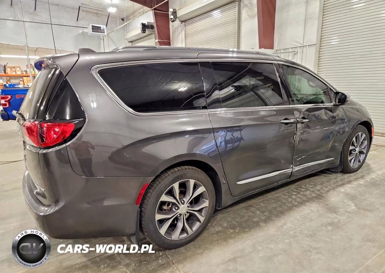 2017 Chrysler Pacifica Limited VIN:2C4RC1GG9HR751686 - 3