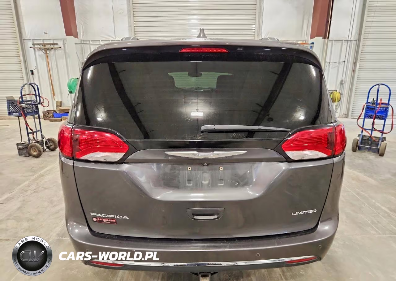 2017 Chrysler Pacifica Limited VIN:2C4RC1GG9HR751686 - 6