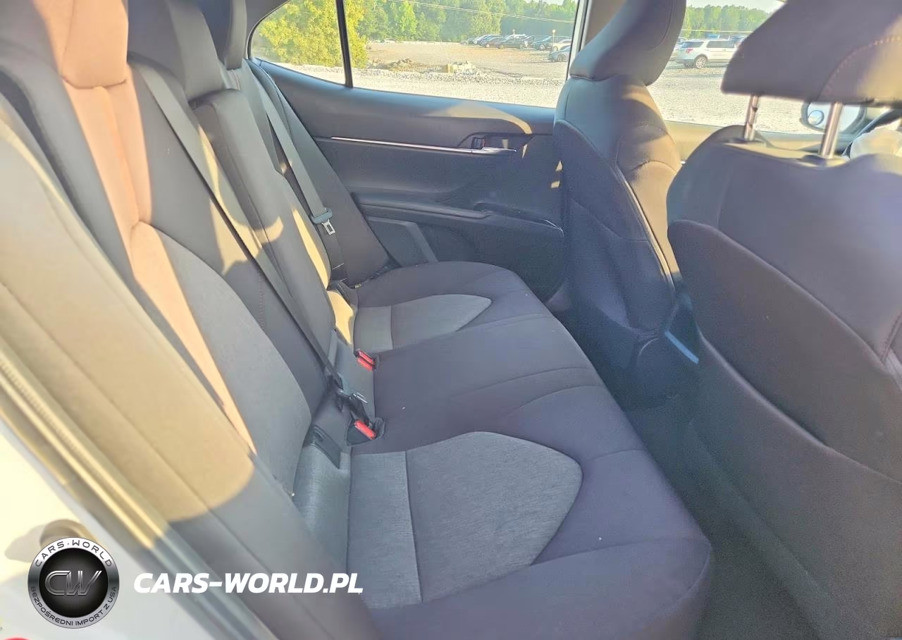 2019 Toyota Camry Le VIN:4T1B11HK0KU203673 - 10