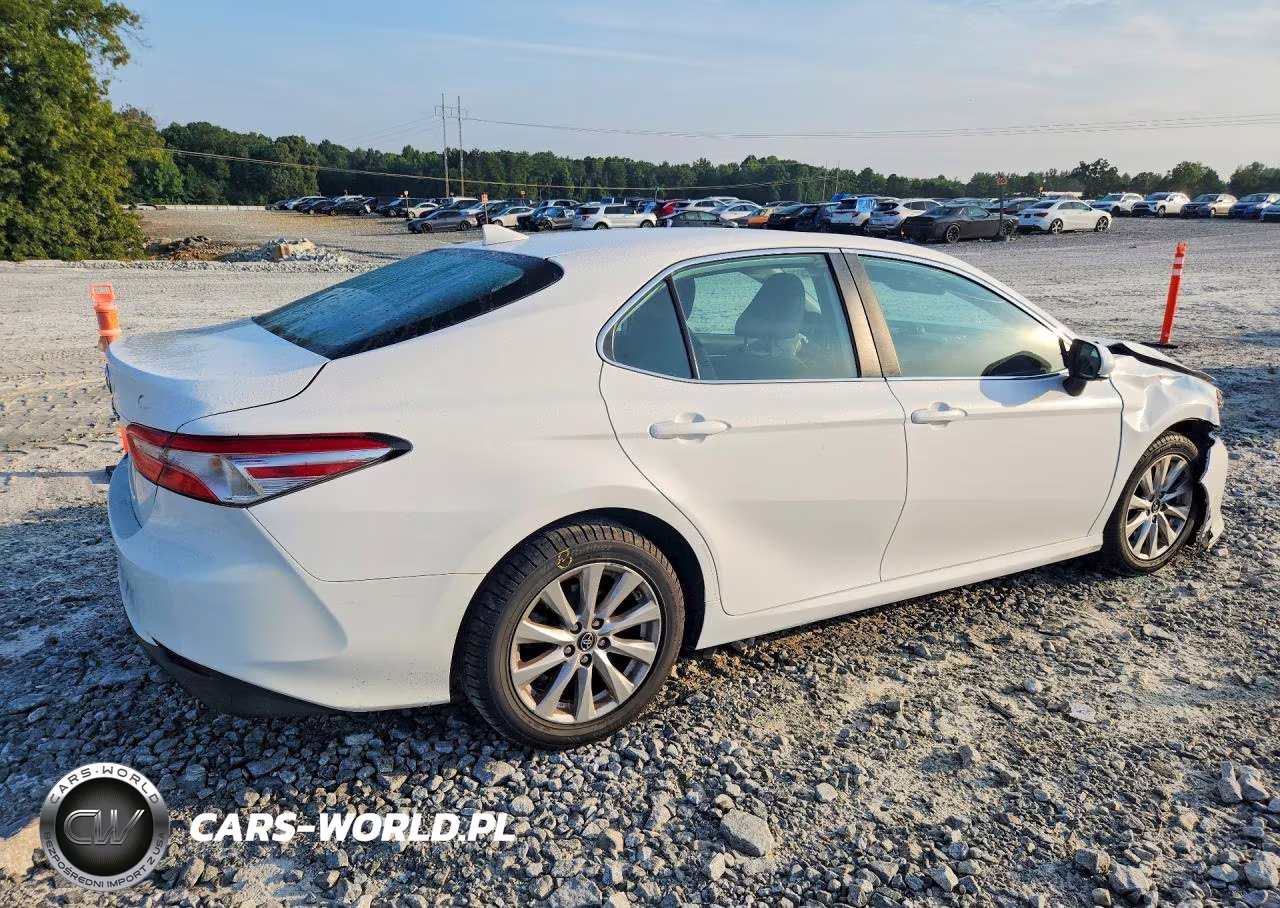 2019 Toyota Camry Le VIN:4T1B11HK0KU203673 - 3