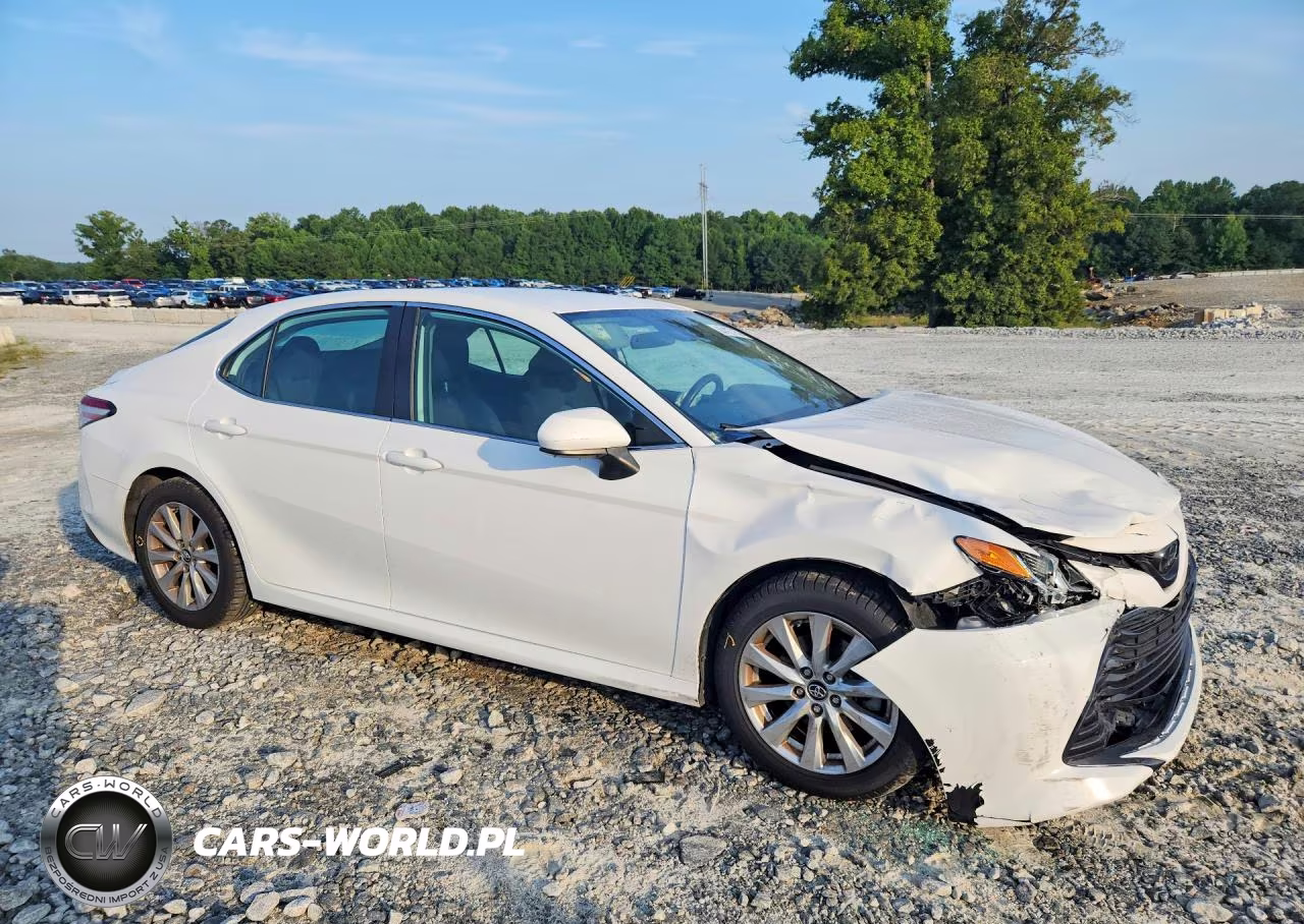 2019 Toyota Camry Le VIN:4T1B11HK0KU203673 - 4