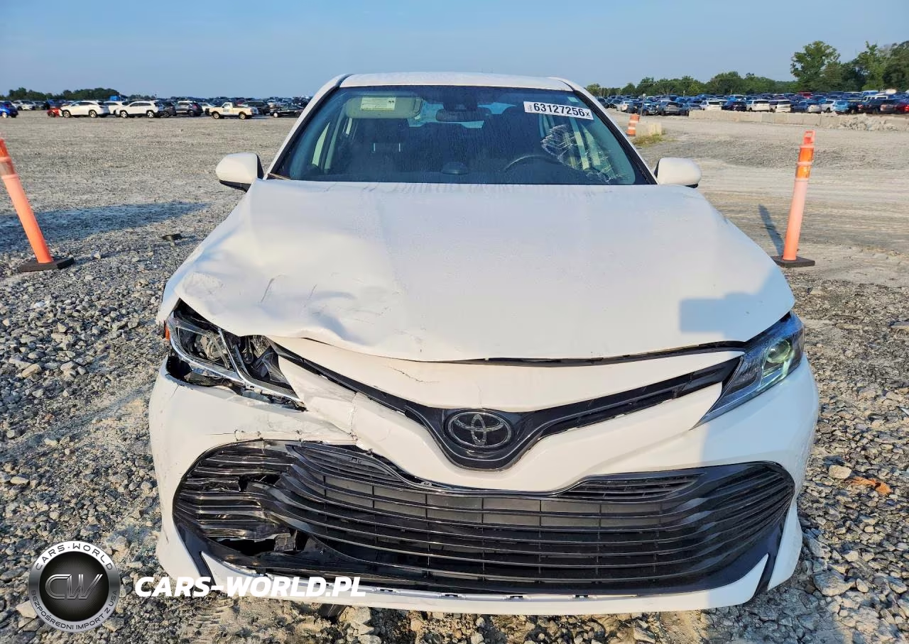 2019 Toyota Camry Le VIN:4T1B11HK0KU203673 - 5