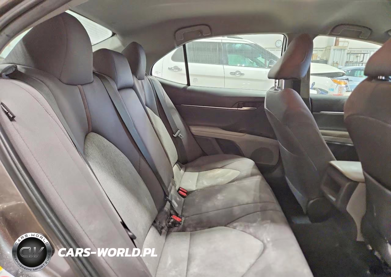 2019 Toyota Camry Le VIN:4T1B11HK3KU753112 - 10