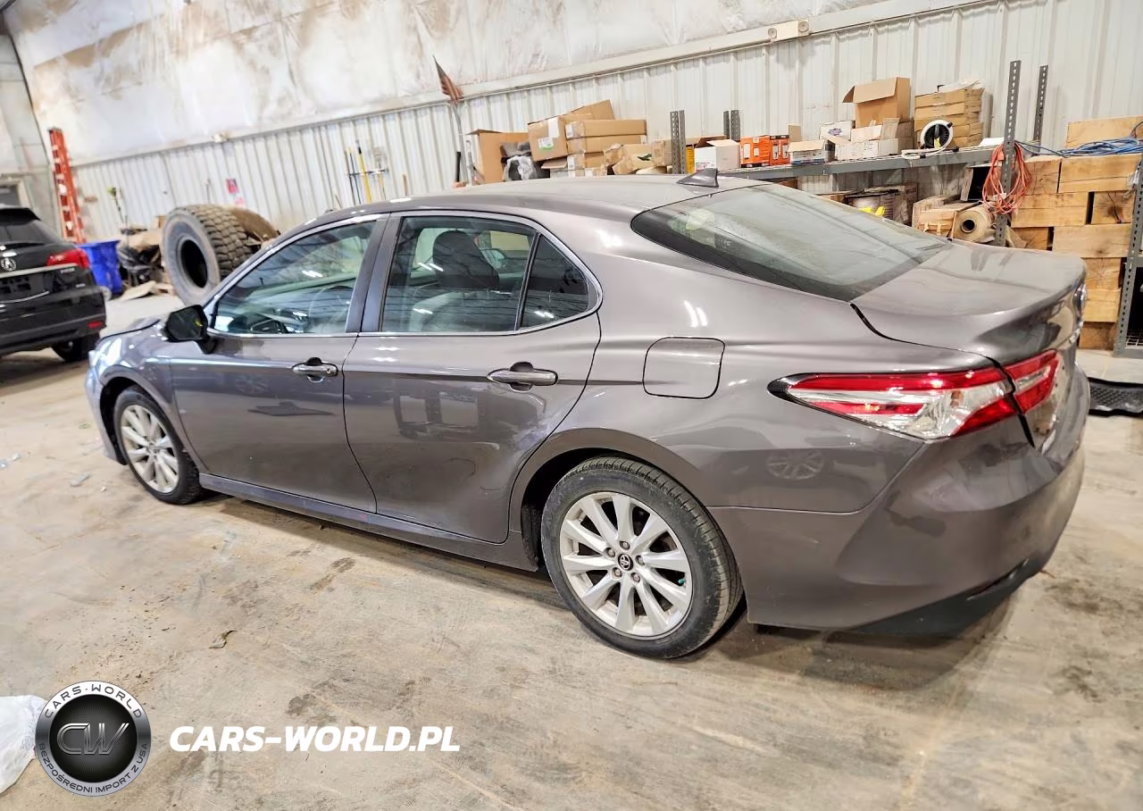 2019 Toyota Camry Le VIN:4T1B11HK3KU753112 - 2
